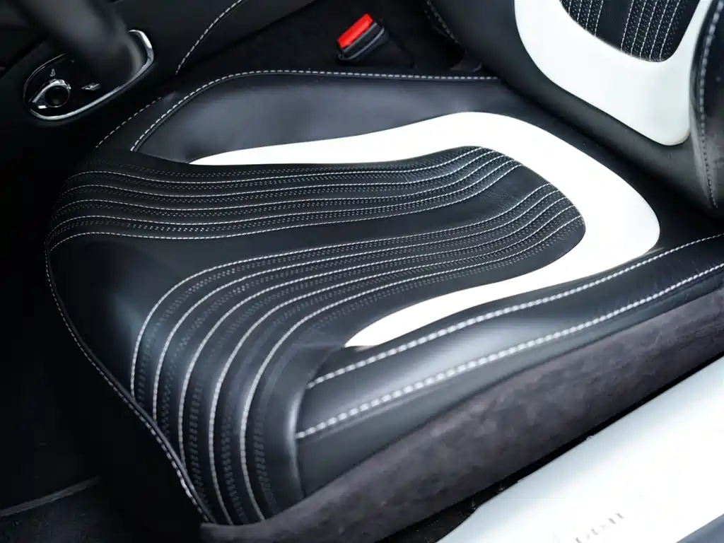Aston Martin DB11 2021 2019 Model 4.0T V8 Coupe