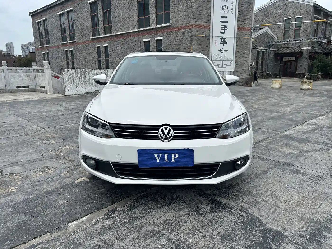 Photo 2 - Volkswagen Sagitar