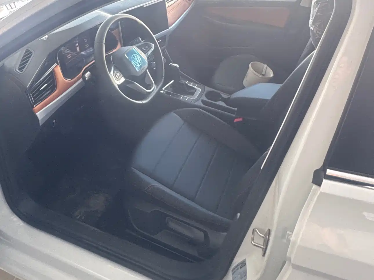 VOLKSWAGEN BORA