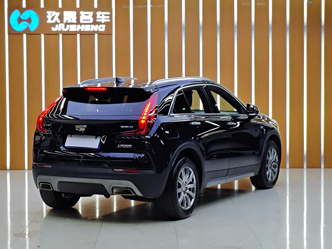 CADILLAC XT4