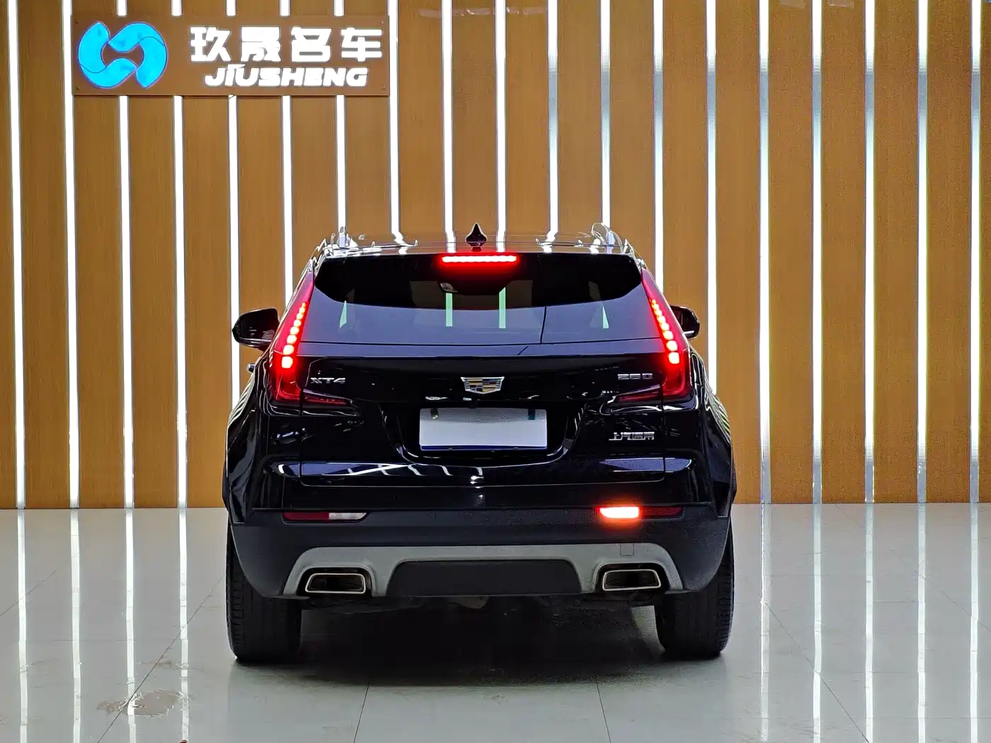 CADILLAC XT4