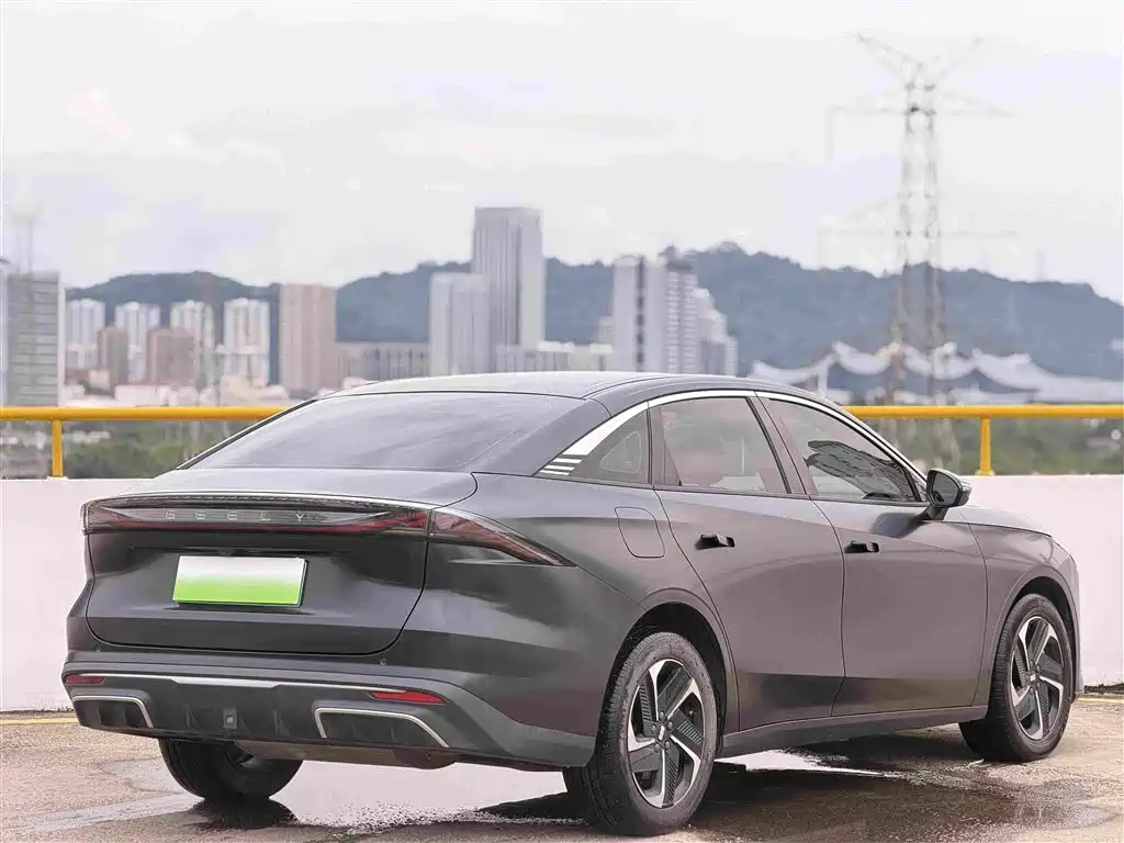 Photo 4 - Geely Galaxy Galaxy L6