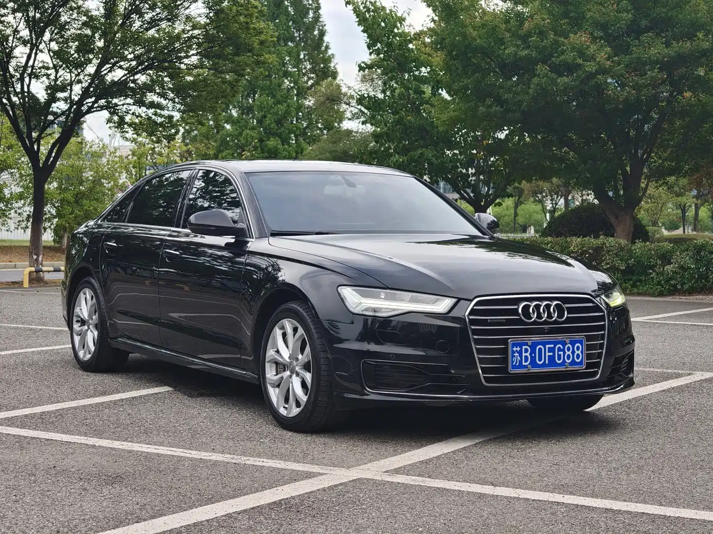 Фото 1 - Audi A6L