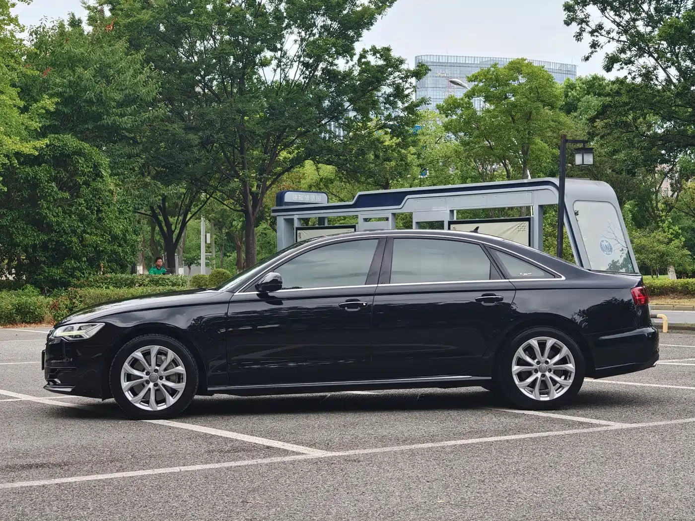 Фото 7 - Audi A6L