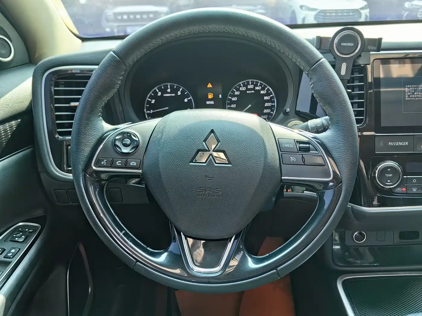 MITSUBISHI OUTLANDER