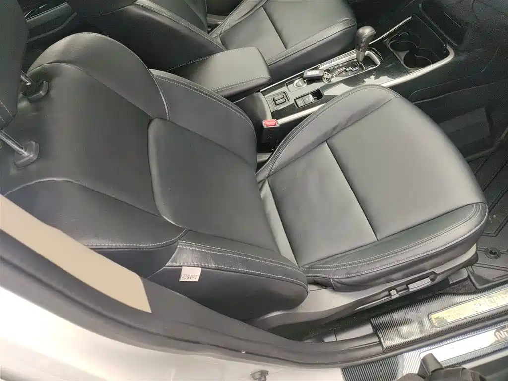 Mitsubishi Outlander 2019 2.4L 4WD Deluxe Edition 7-Seater China VI фото 25