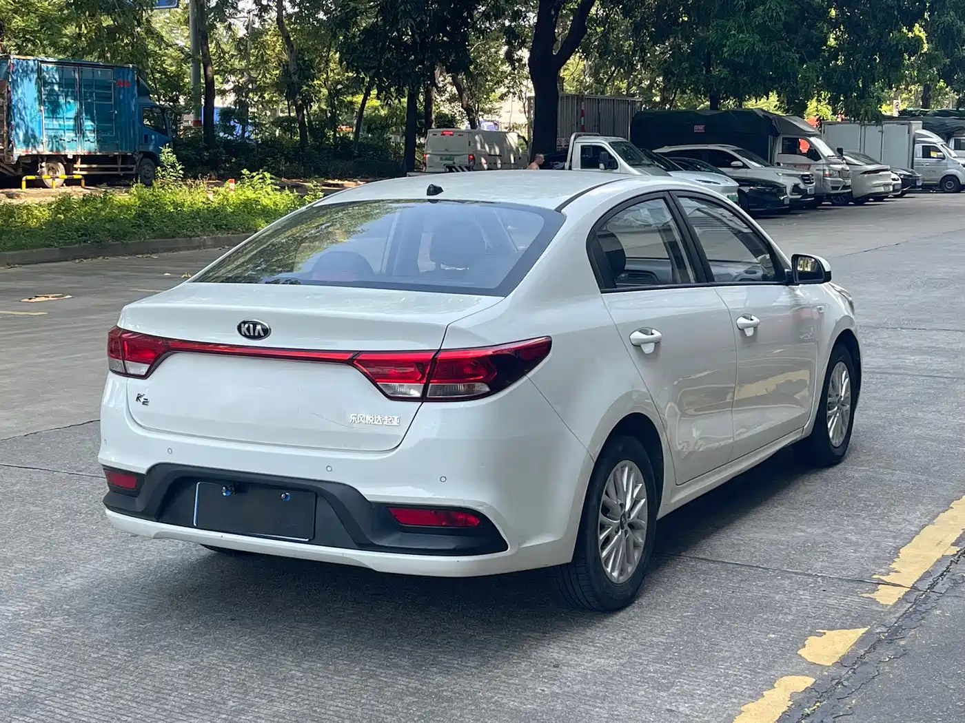 Kia K2 2018 2017 Sedan 1.4L MT 15th Anniversary Special Edition GLS