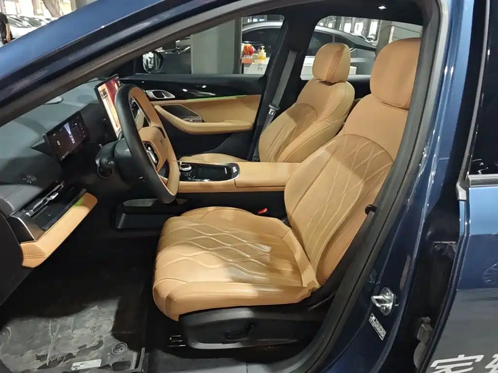 Geely Galaxy Galaxy A7 2025 EM-i фото 15