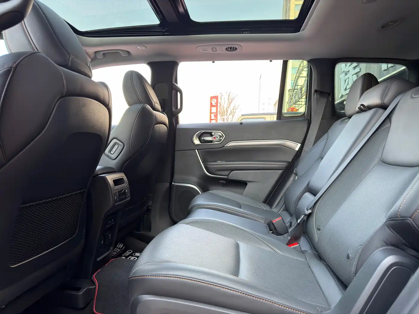 JEEP GRAND COMMANDER