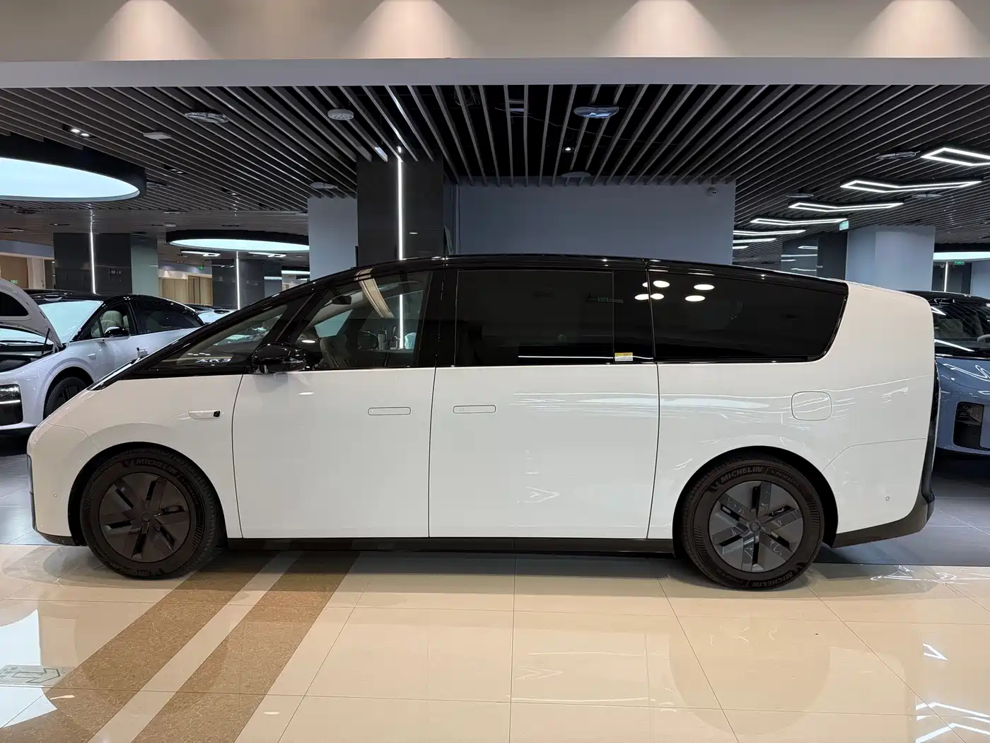 Li Auto MEGA 2025 2025 Ultra Smart Renewal Edition