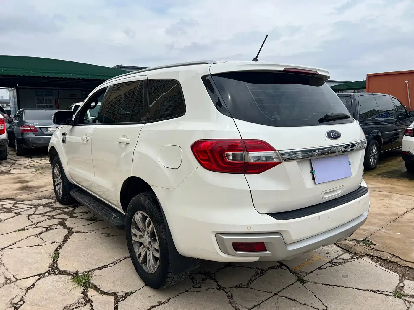 Ford Everest 2018 2017 2.0T Gasoline Automatic 4WD Luxury Edition 7-Seater