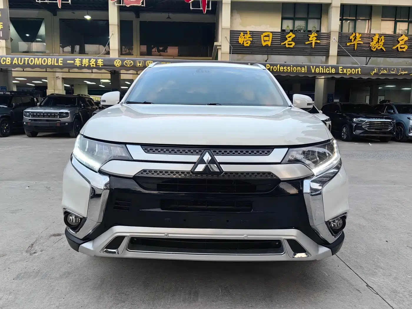 MITSUBISHI OUTLANDER