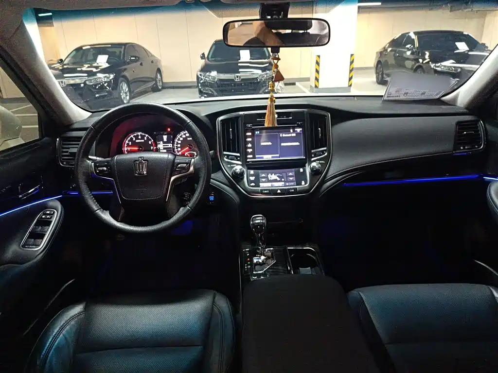 Toyota Crown 2015 2.0T Fashion фото 7