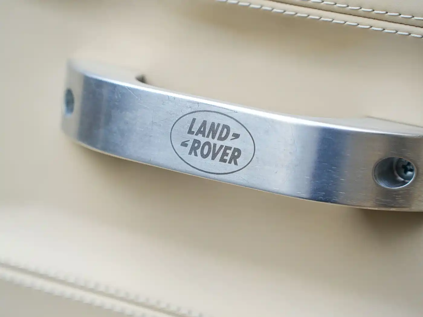 Land Rover Defender фото 9