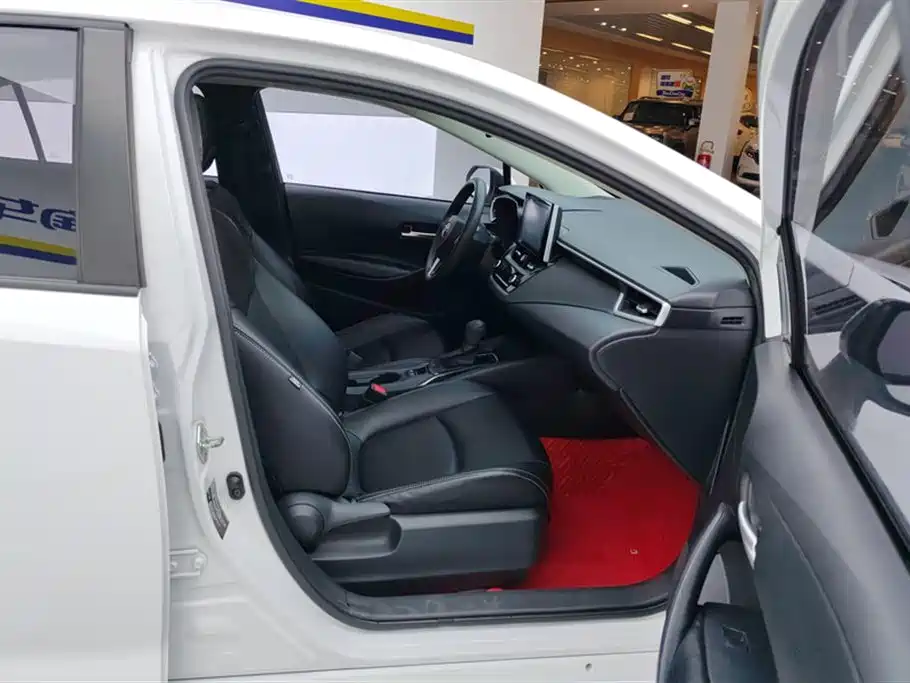 Toyota Corolla 2021 1.2T S-CVT Elite PLUS Edition фото 8