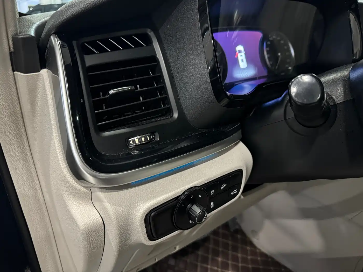 GAC Trumpchi Trumpchi M8 2018 320T Premium Edition фото 12