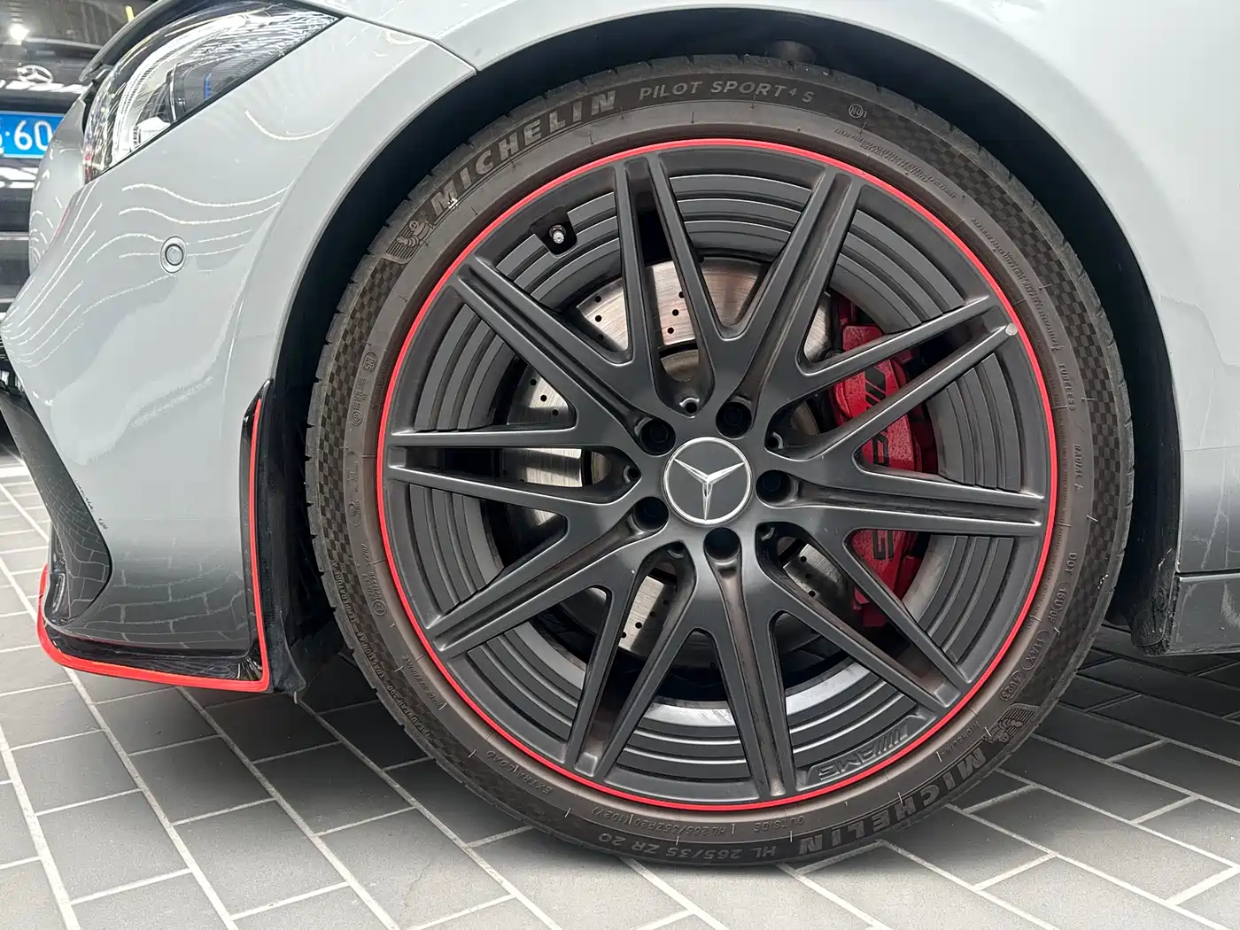 Mercedes-Benz C-Class AMG New Energy 2024 Mercedes-AMG C 63 S E PERFORMANCE F1 Edition фото 18