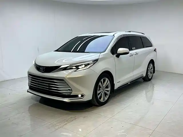 Toyota Sienna 2023 2.5L Hybrid Platinum Edition