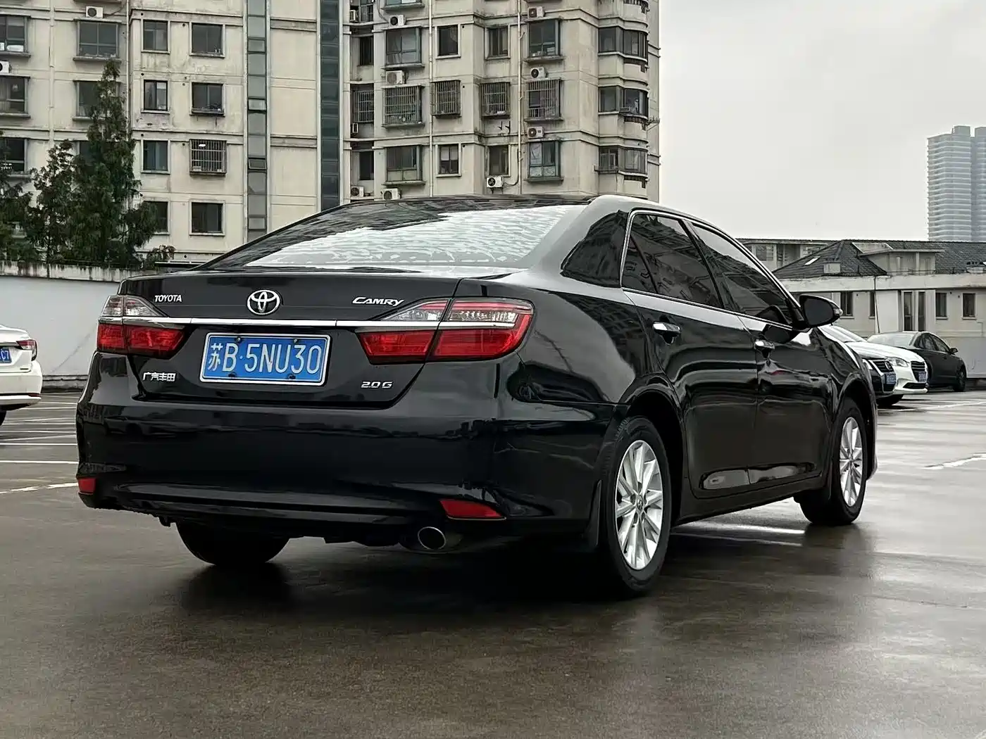 Toyota Camry 2016 2.0G 10th Anniversary Leading Edition фото 8