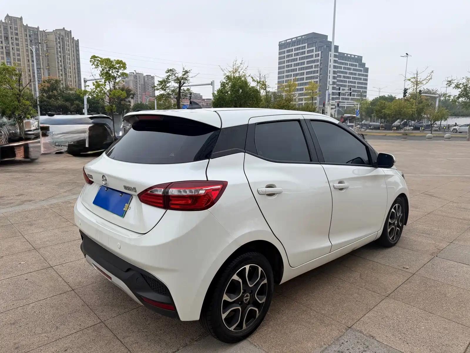 Photo 4 - JMCG New Energy Yizhi EV3