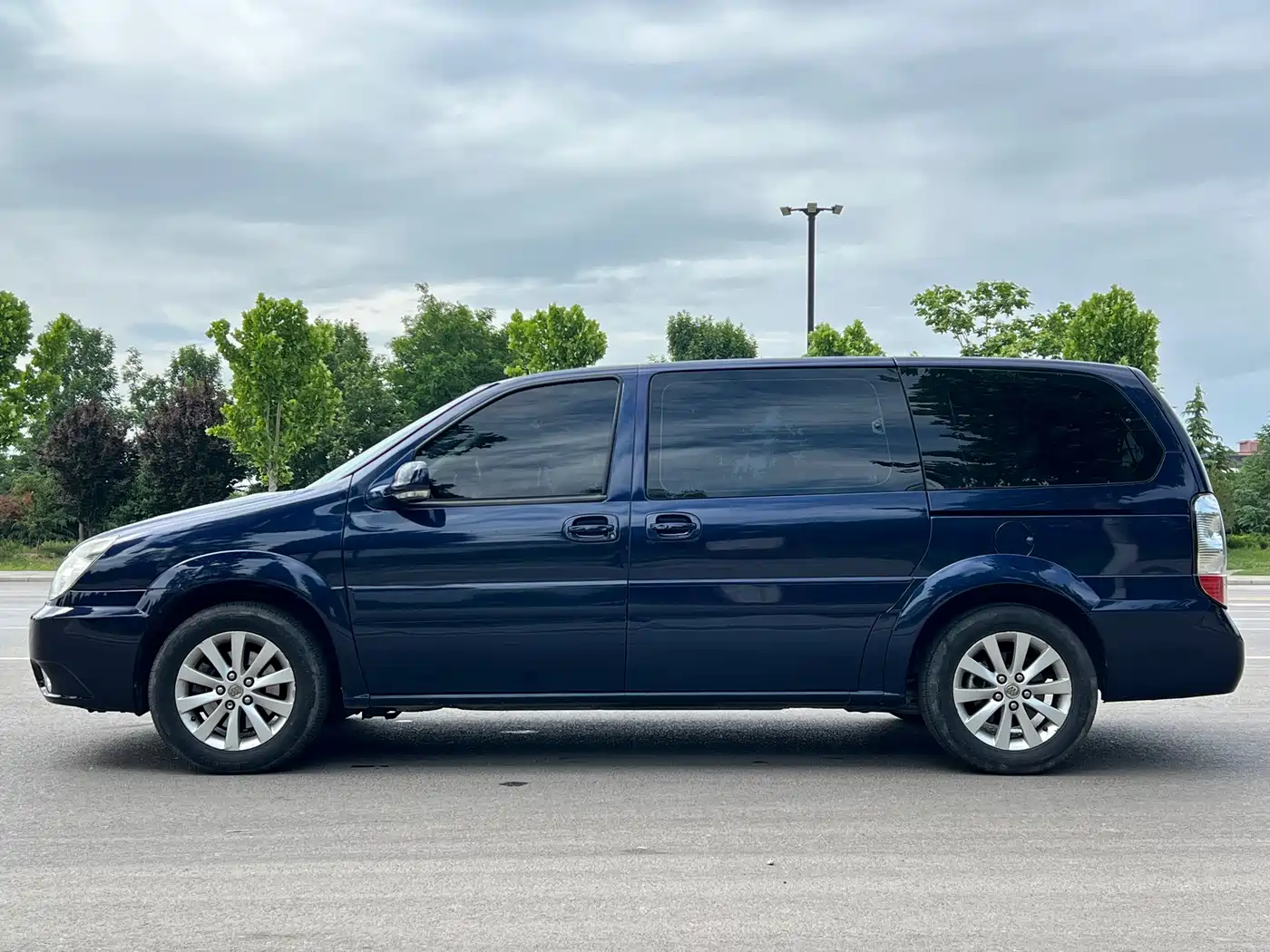 Buick GL8 2011 2011 2.4L LT Executive Edition