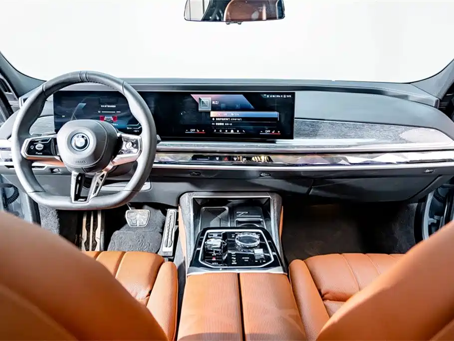 BMW I7