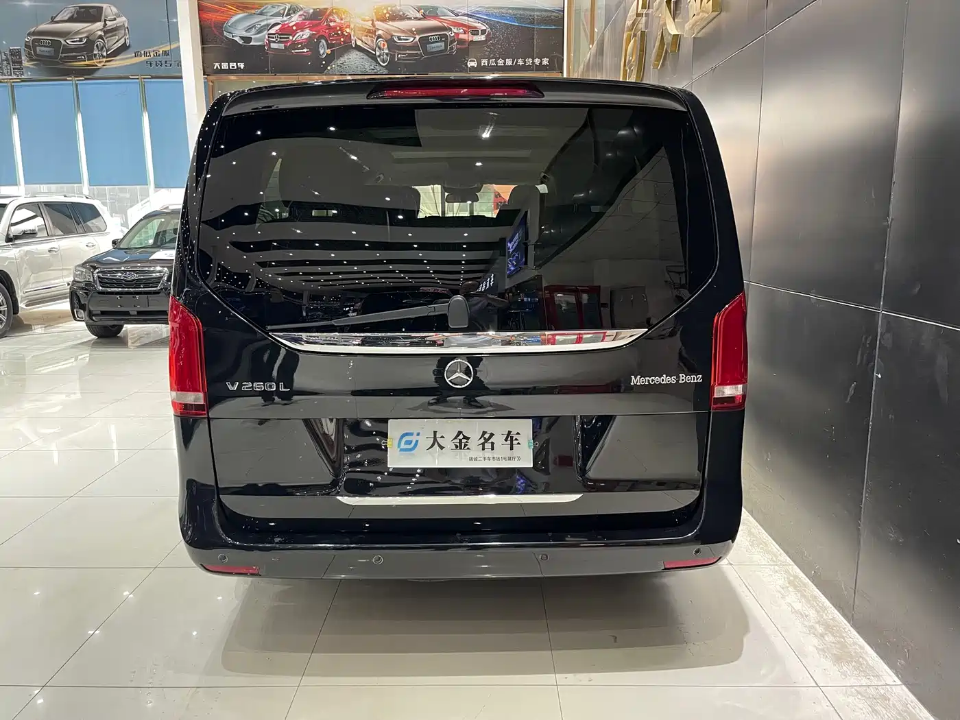 Mercedes-Benz V-Class 2018 V 260 L Premium Long Wheelbase Edition China VI фото 14