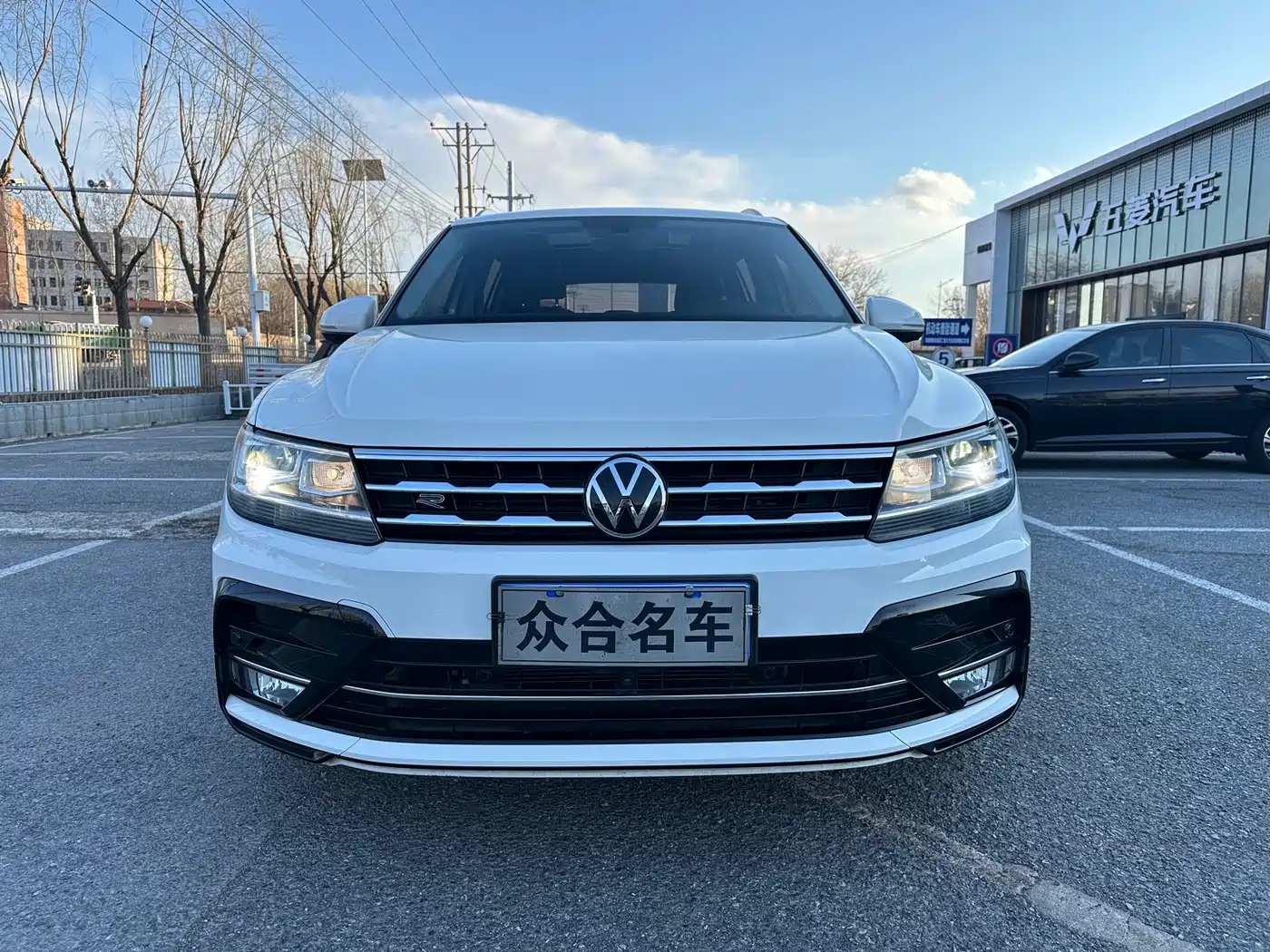 Volkswagen Tiguan L 2021 330TSI Automatic 2WD R-Line Premium фото 2