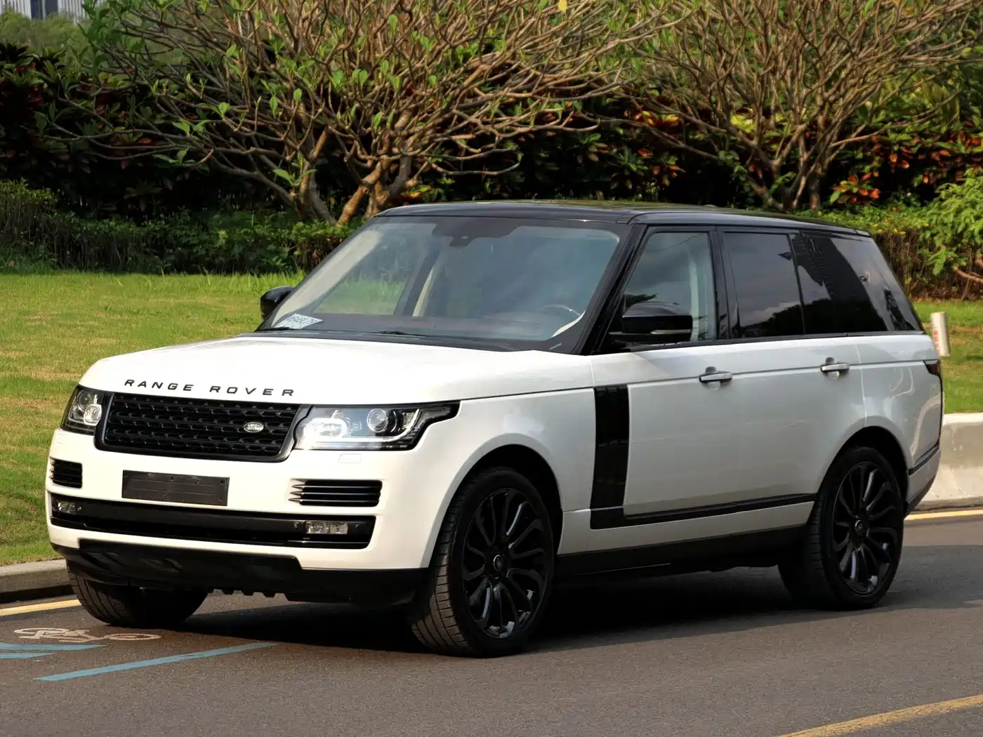 Фото 1 - Land Rover Range Rover