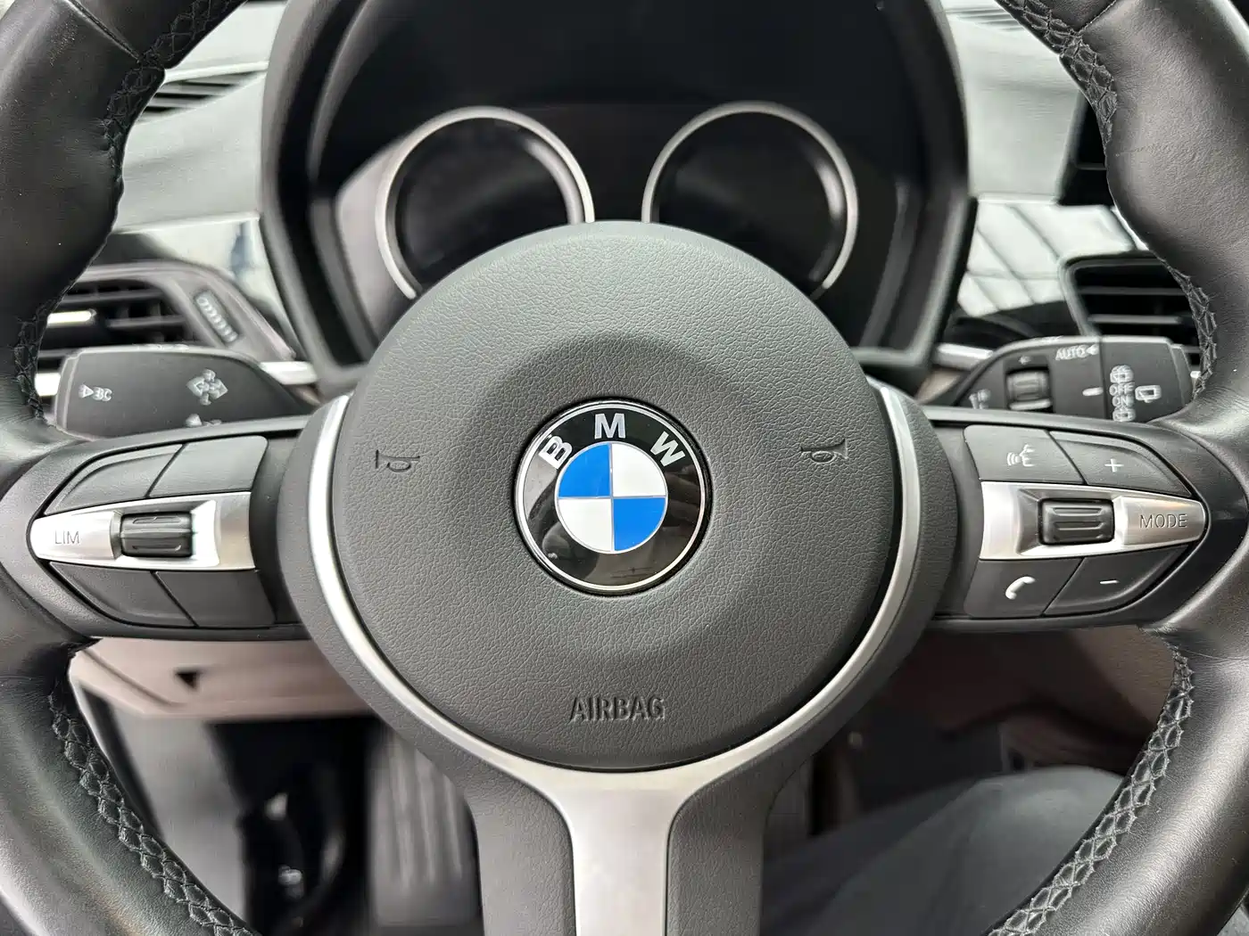 BMW X1 2022 sDrive20Li Premium фото 13