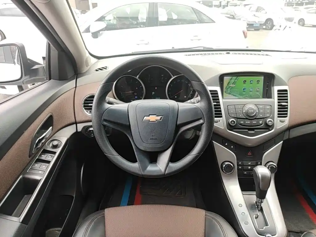 Фото 11 - Chevrolet Cruze