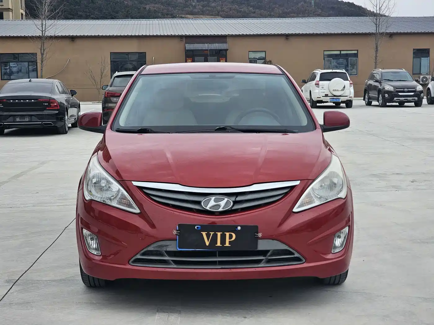 Hyundai Verna 2013 Sedan 1.4L Automatic Standard GL фото 2