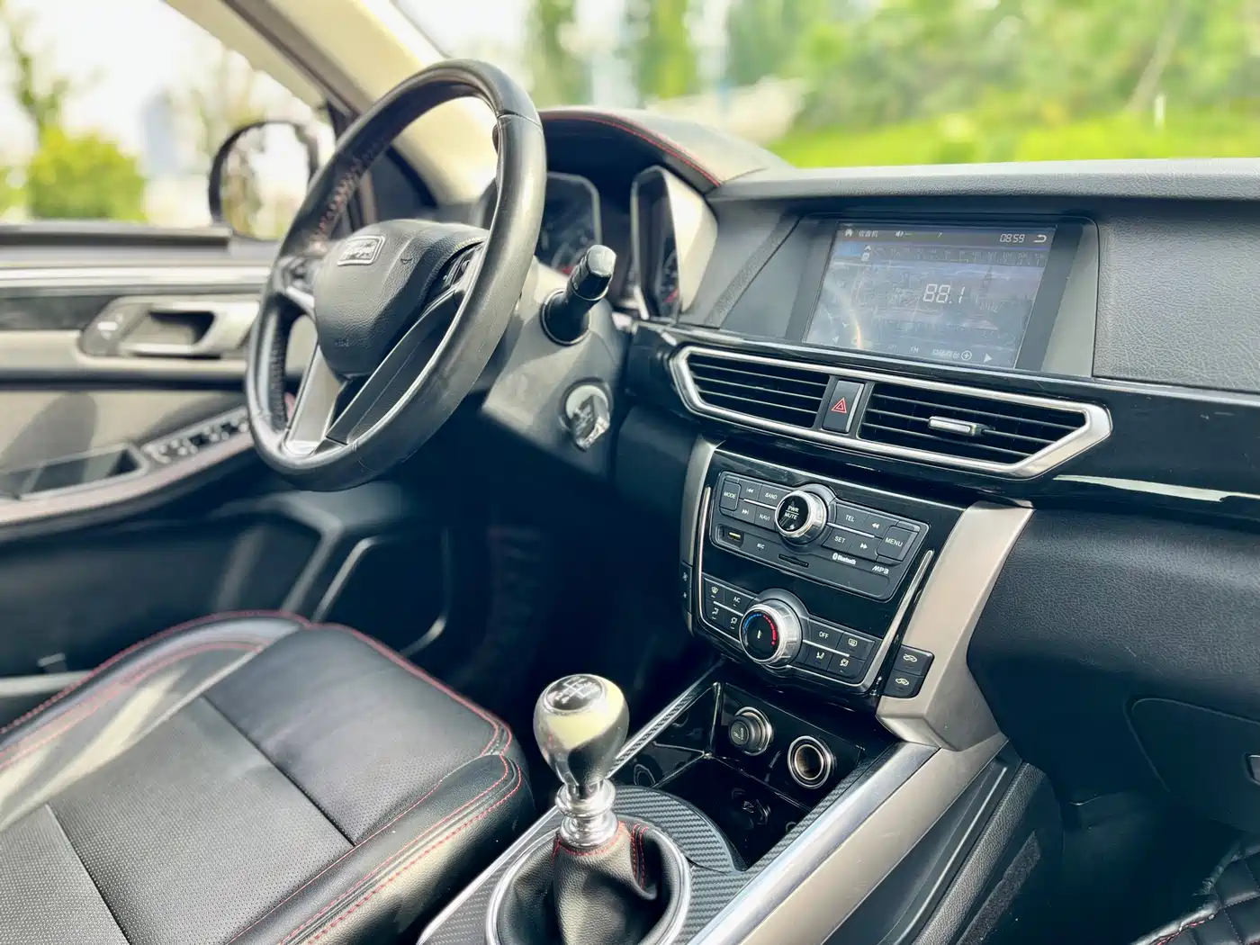 Zotye Damai X5 2015 2015 1.5T Manual Luxury (China IV)
