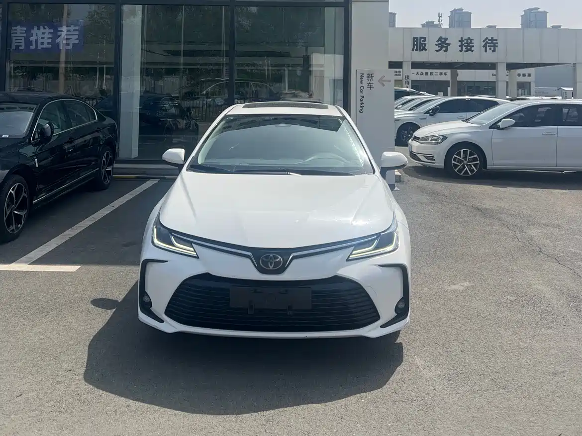 Toyota Corolla 2021 TNGA 1.5L CVT Elite Edition фото 2