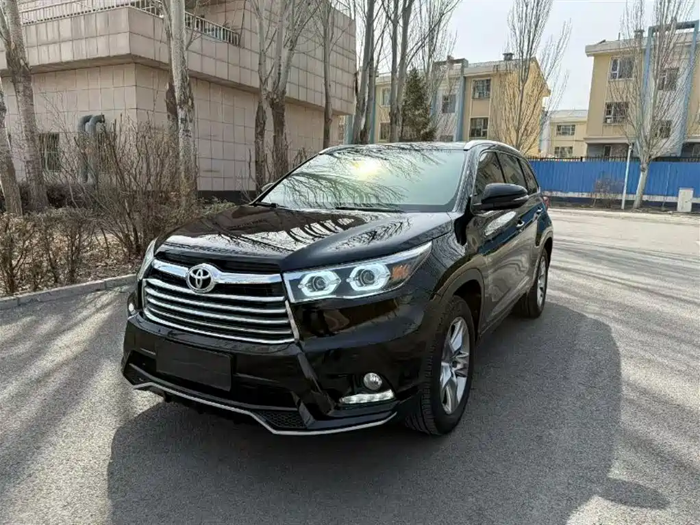 TOYOTA HIGHLANDER