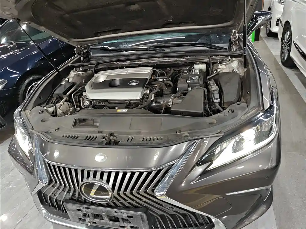 Lexus ES 2020 200 Excellence фото 13