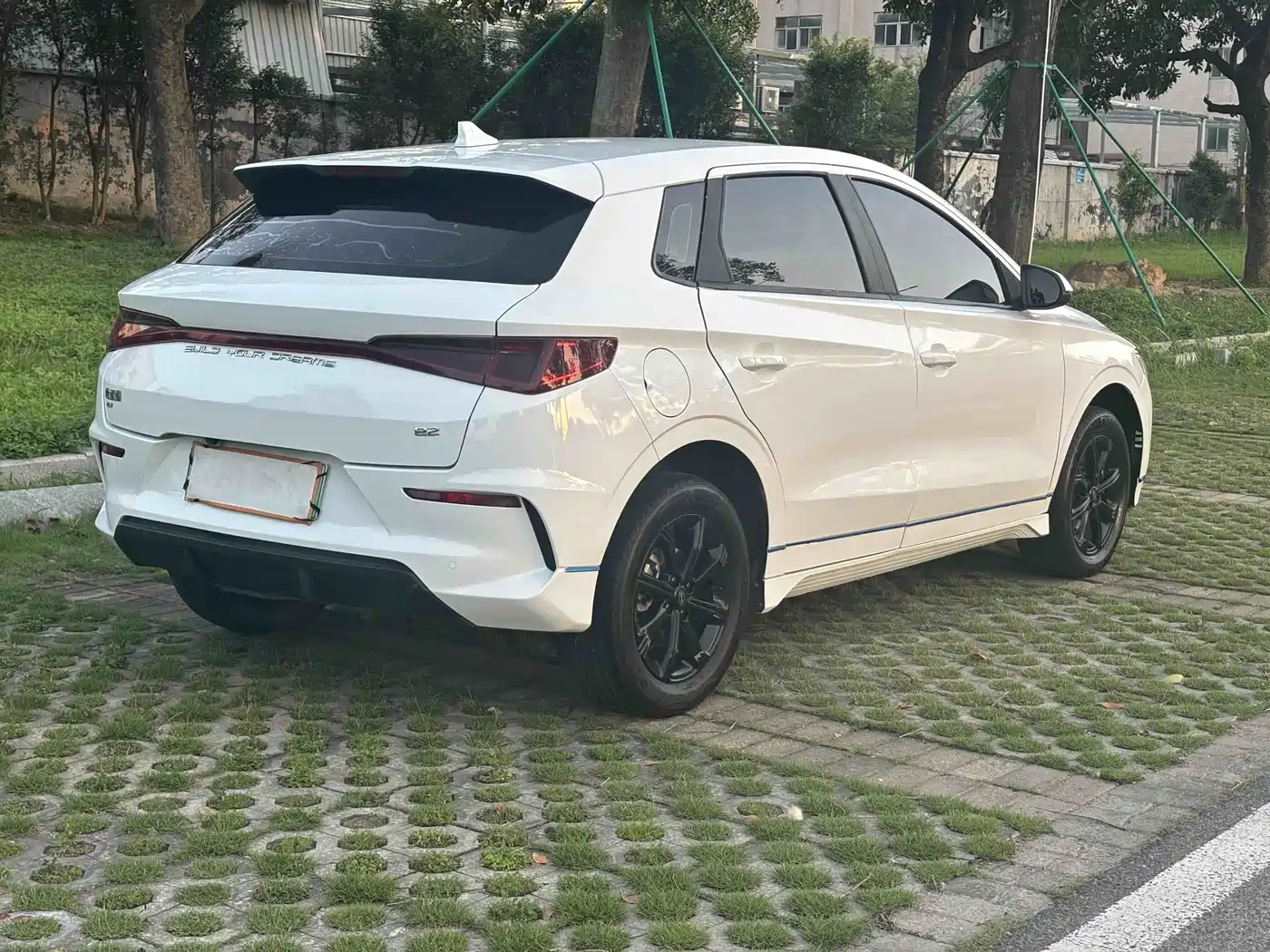 BYD e2 2021 Leading Comfort Edition фото 6
