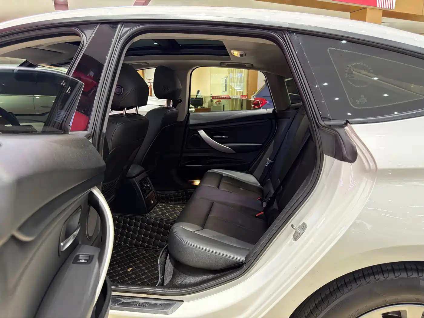 BMW 3 Series GT 2015 2014 320i Leading Edition