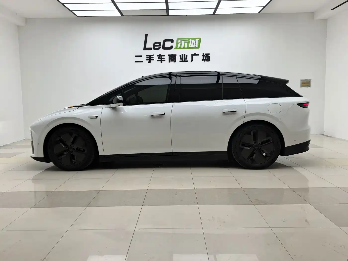 Li Auto i6 2026 2025 2WD Base Model