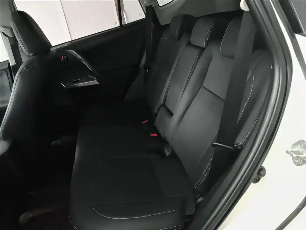 Toyota RAV4 Rongfang 2016 2.0L CVT 2WD Comfort (China V) фото 17