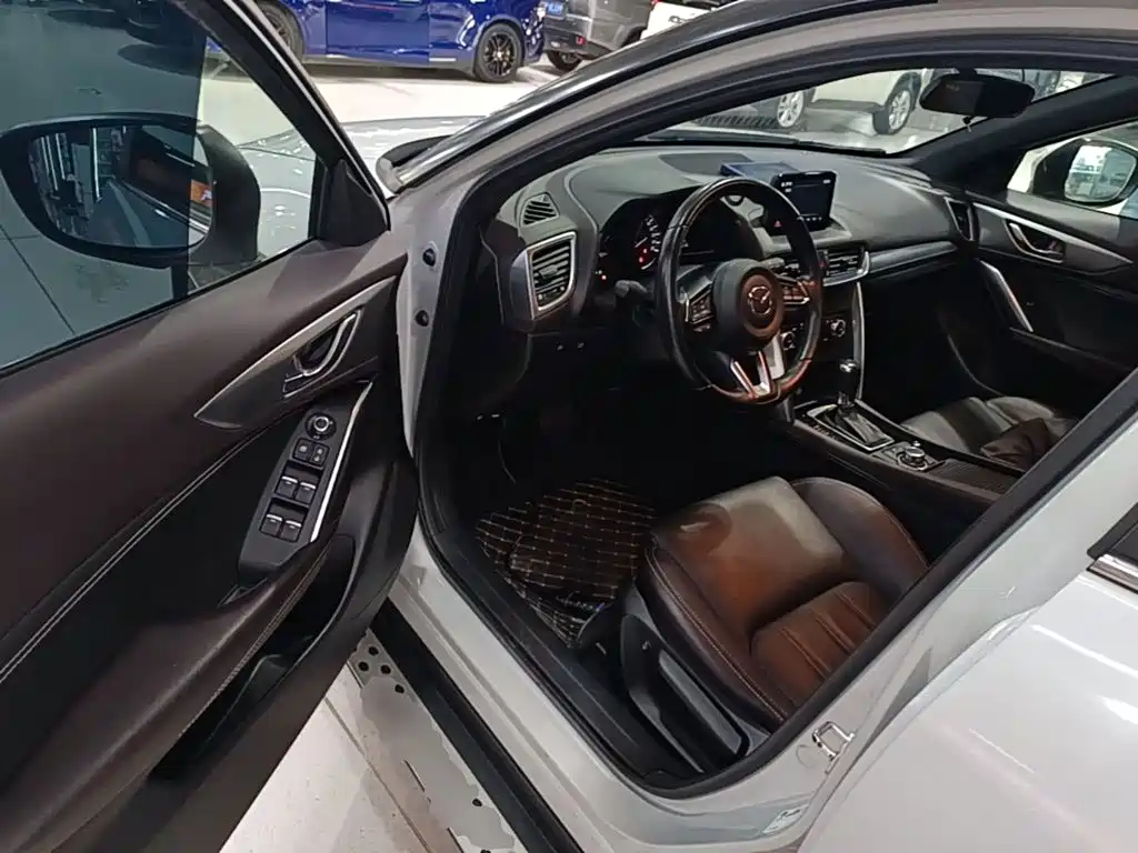 Фото 16 - Mazda CX-4