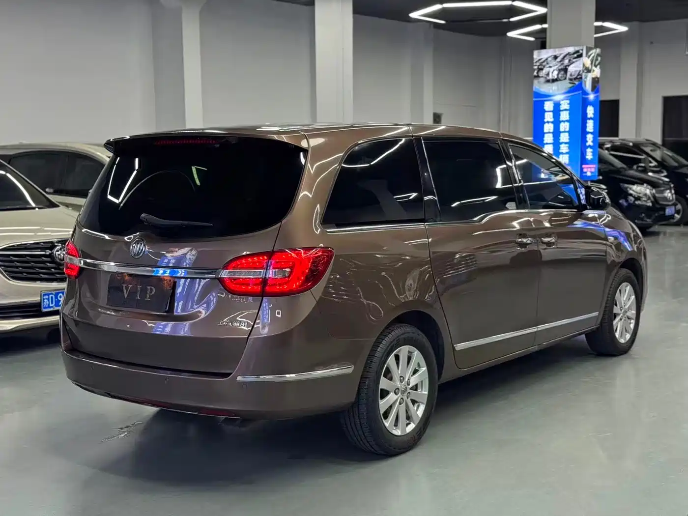 Buick GL8 2018 28T Luxury Model China VI фото 17