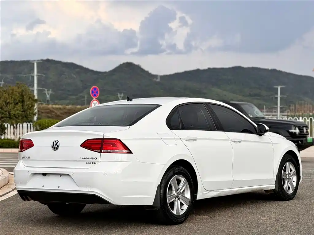 Volkswagen Lamando 2018 230TSI Manual Trend Edition фото 6