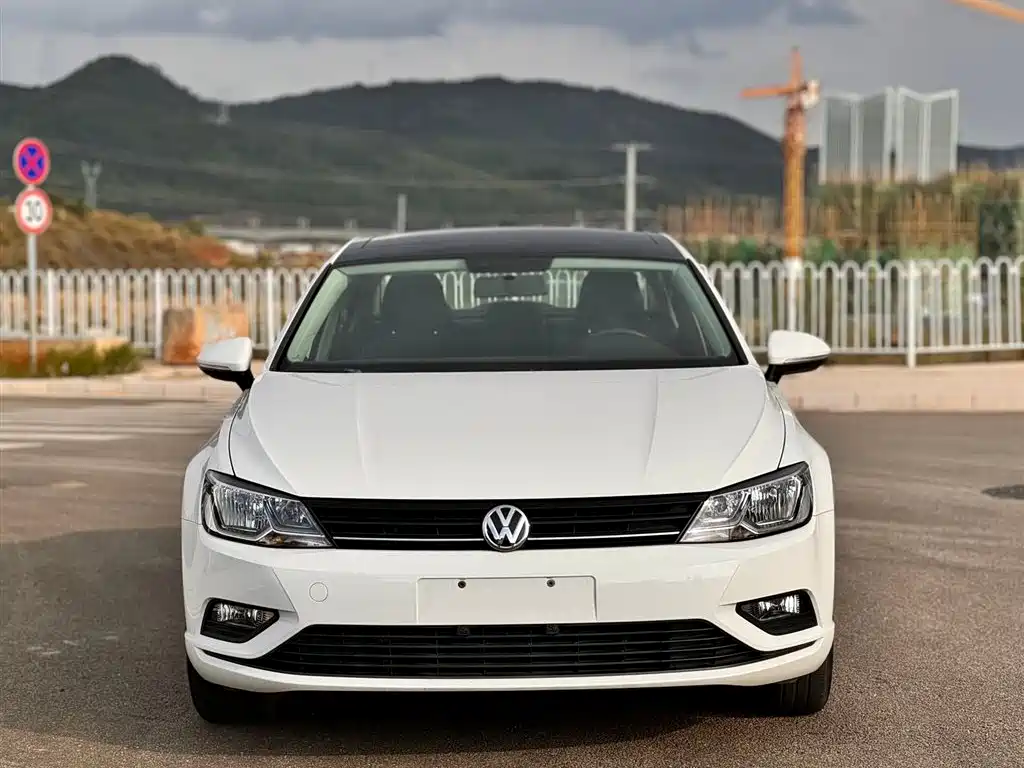Volkswagen Lamando 2018 230TSI Manual Trend Edition фото 2