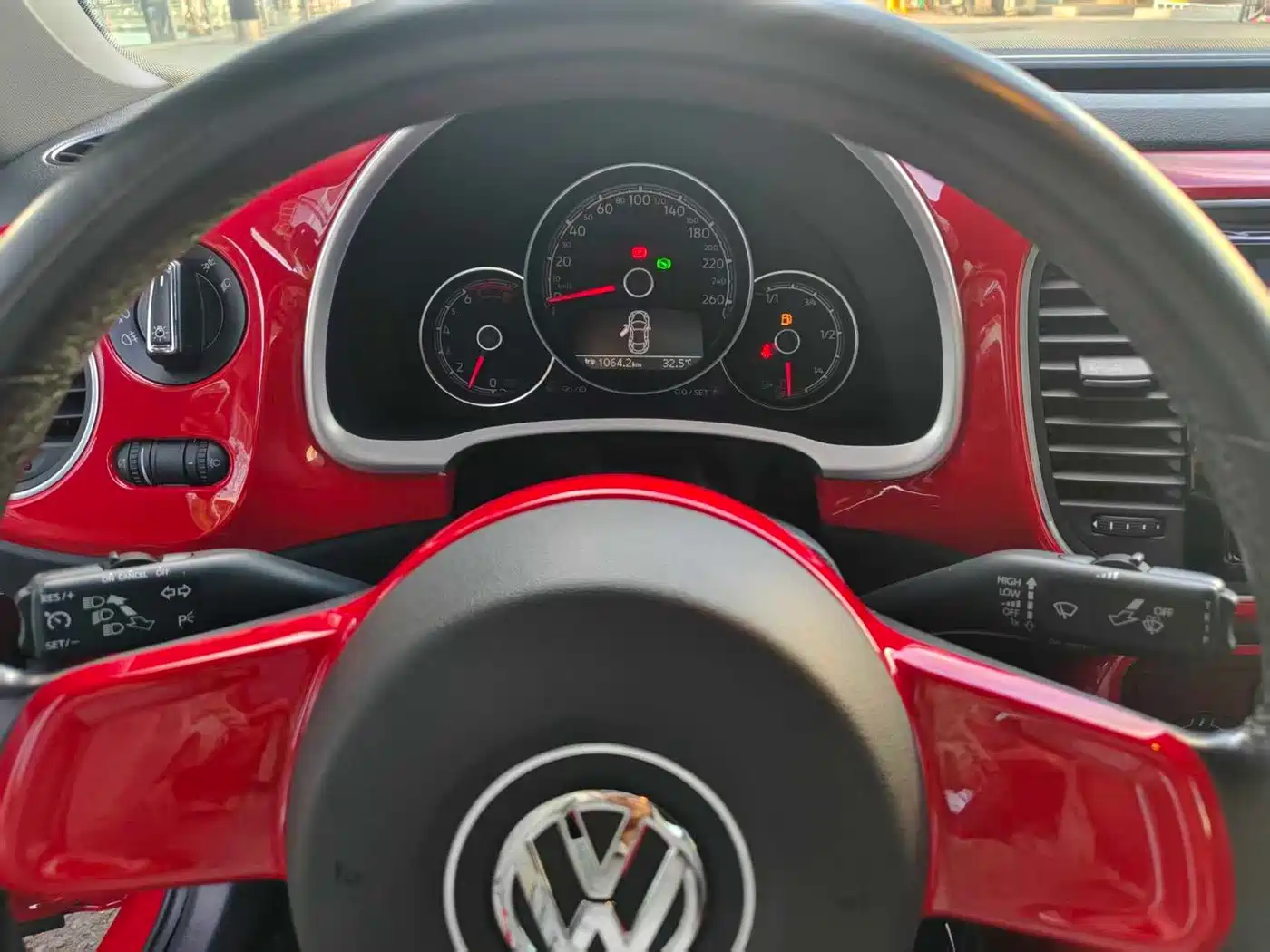 Volkswagen Beetle 2018 2018 180TSI Easy Joy Edition