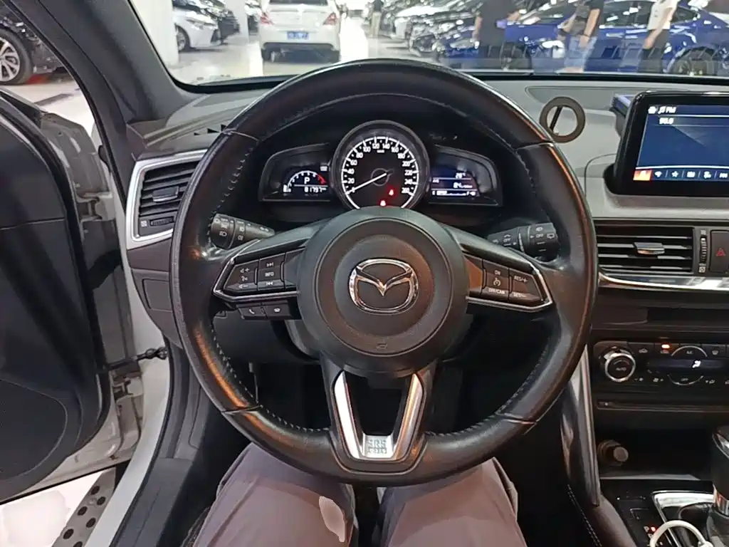 Фото 11 - Mazda CX-4