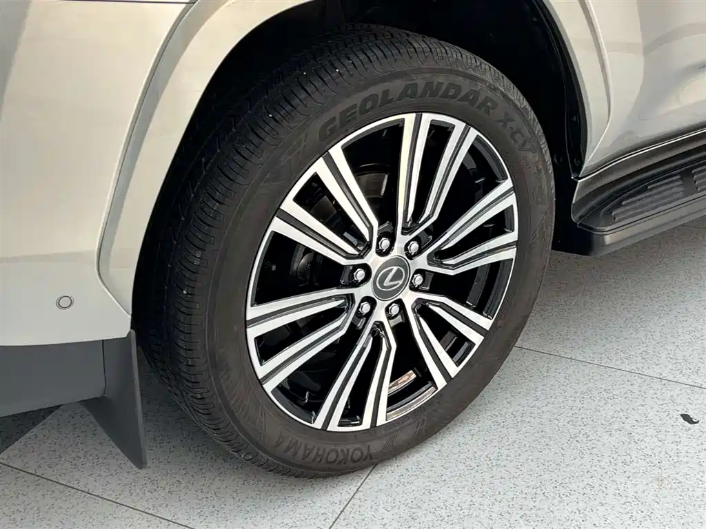 Lexus LX 2025 700h Boundary Edition фото 32