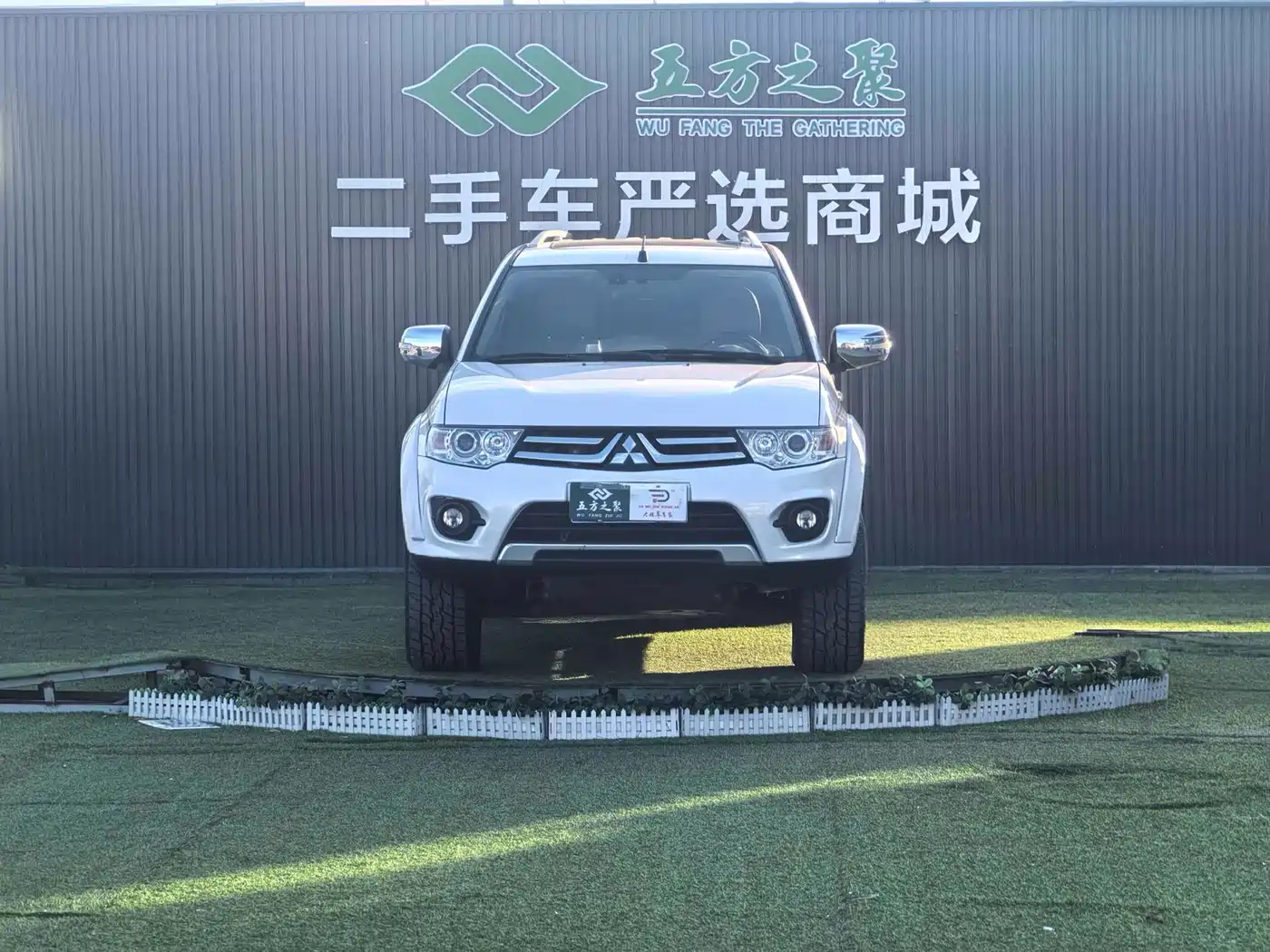 Mitsubishi Pajero Sport 2013 3.0L Automatic 4WD Flagship фото 2