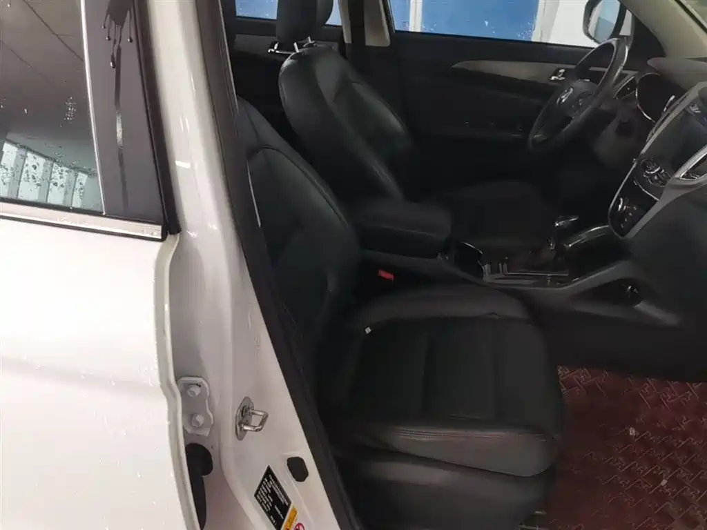 Фото 25 - Changan CS75