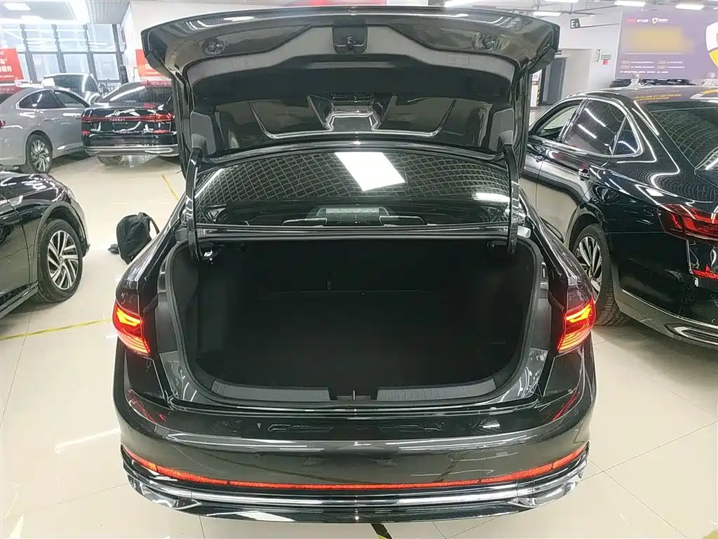 Volkswagen Sagitar 2023 300TSI DSG Surpassing Edition фото 15